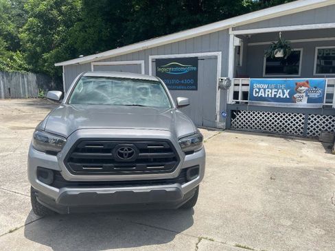Used 2016 Toyota Tacoma SR RWD image 1