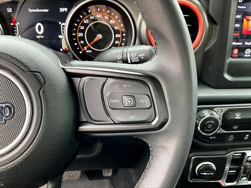 Certified 2023 Jeep Gladiator Sport image 28