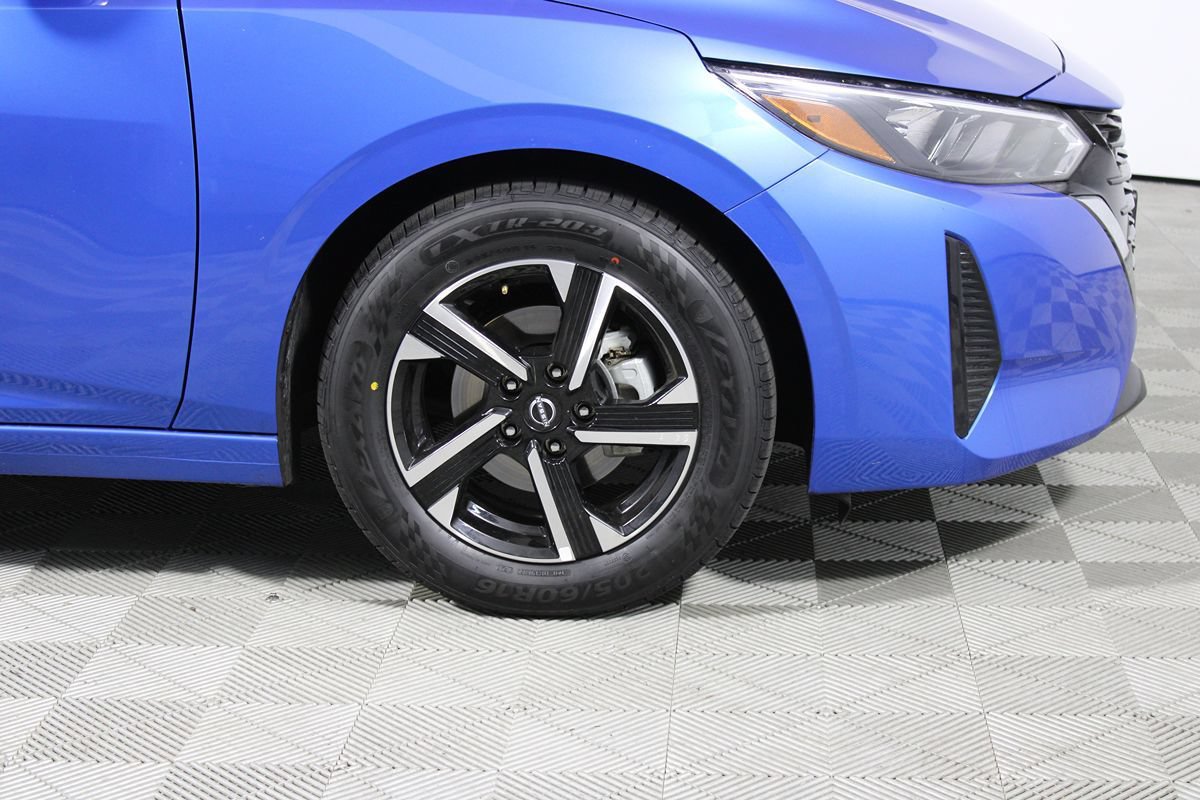 Used 2025 Nissan Sentra SV FWD image 7