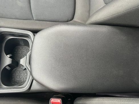 Used 2020 Toyota RAV4 LE image 27