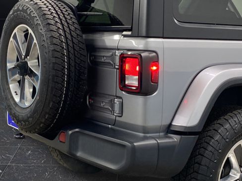 Used 2020 Jeep Wrangler Unlimited Sahara AWD/4WD image 38