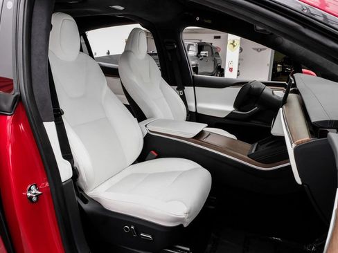 Used 2023 Tesla Model X image 42