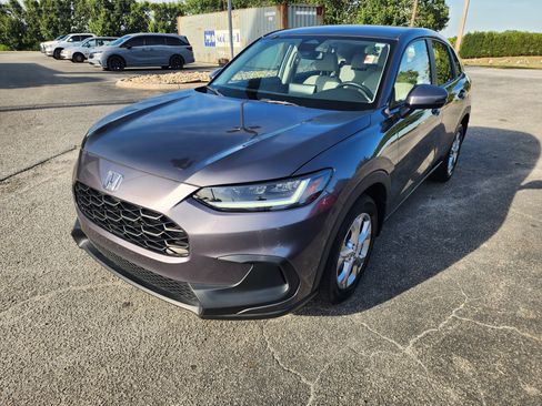 Used 2023 Honda HR-V LX image 9