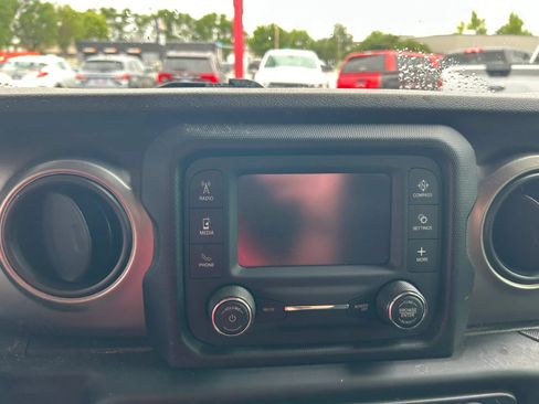 Used 2019 Jeep Wrangler Unlimited Sport AWD/4WD image 14