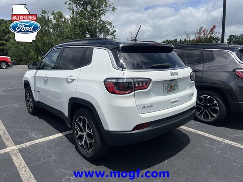 Used 2024 Jeep Compass Limited AWD/4WD image 1