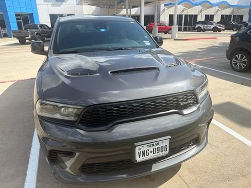 Used 2024 Dodge Durango GT RWD image 2