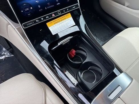 New 2025 Mercedes-Benz GLC 350e 4MATIC image 18