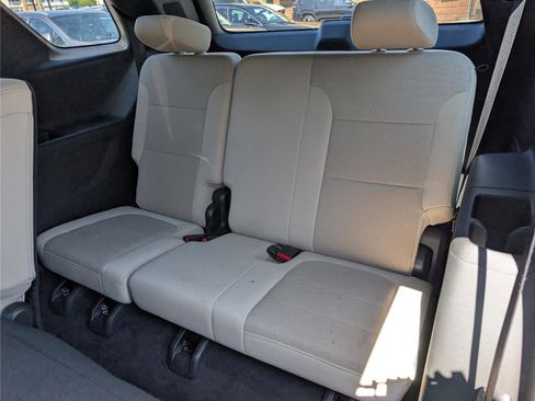 Used 2023 Chevrolet Traverse LS AWD/4WD image 15