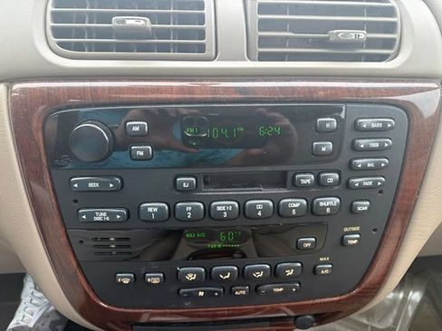 Used 2003 Ford Taurus SEL FWD image 14