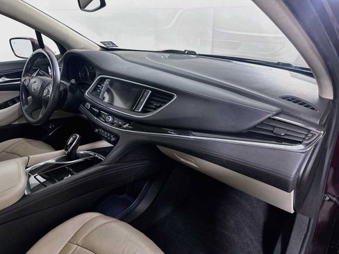 Used 2018 Buick Enclave Essence FWD image 28