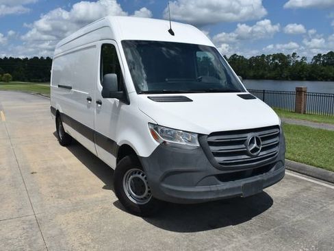Used 2022 Mercedes-Benz Sprinter 2500 image 2