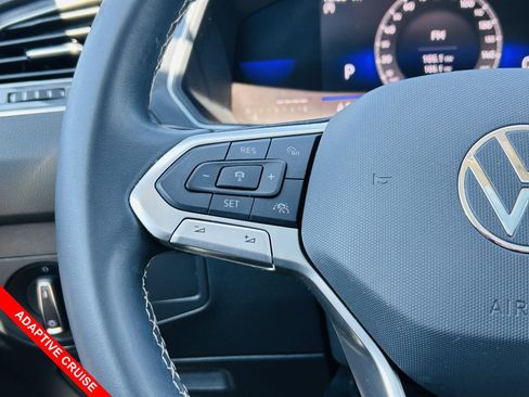 Used 2022 Volkswagen Tiguan SE image 7