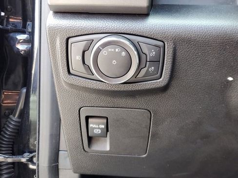 Used 2021 Ford Expedition XLT image 18