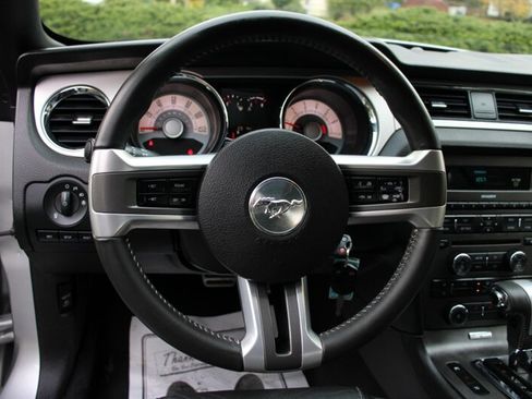 Used 2010 Ford Mustang Premium image 23