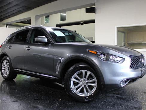 Used 2017 INFINITI QX70 2WD w/ Premium Package image 39