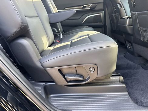 Certified 2025 Kia Telluride S FWD image 15
