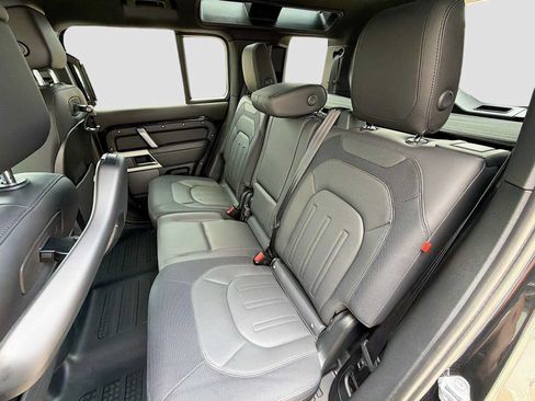 Certified 2022 Land Rover Defender 110 X-Dynamic HSE AWD/4WD image 15
