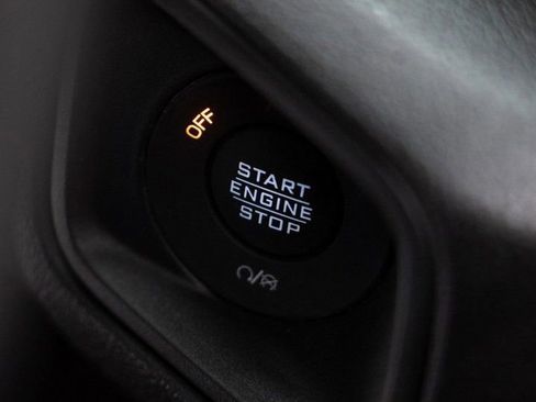 Used 2025 Jeep Wrangler Sport image 36