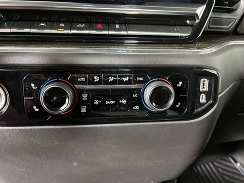 Used 2023 Chevrolet Silverado 1500 LT AWD/4WD image 19
