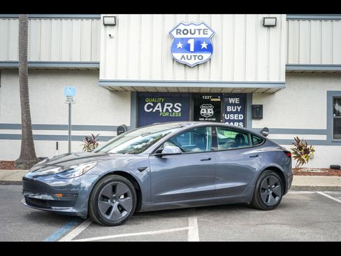 Used 2023 Tesla Model 3 Standard Range RWD image 1