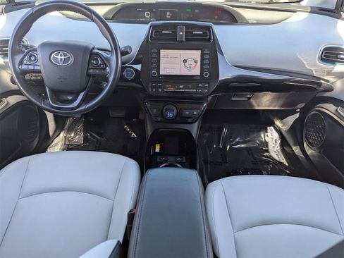 Used 2022 Toyota Prius XLE image 16