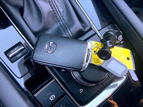 Used 2024 MAZDA MAZDA3 Hatchback w/Premium Plus Pkg image 14