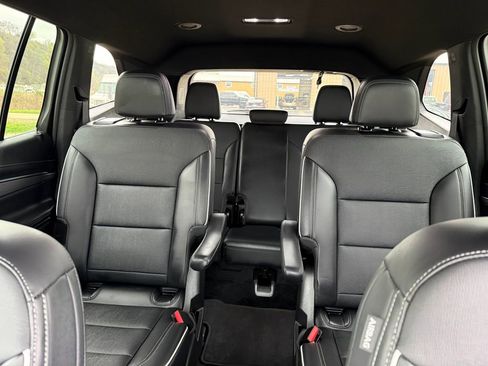 Used 2025 Buick Enclave Preferred AWD/4WD image 20