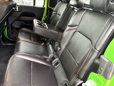 Used 2025 Jeep Gladiator Rubicon image 9