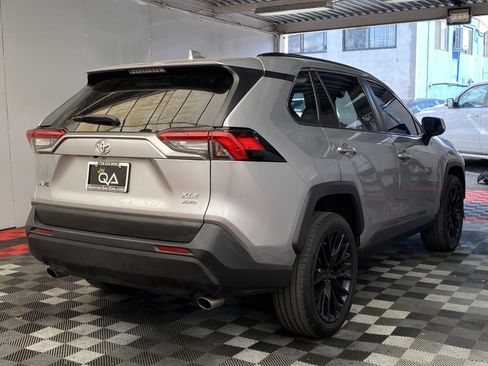 Used 2020 Toyota RAV4 XLE w/ Convenience Package image 6