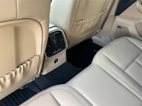 Used 2024 Porsche Macan S image 15