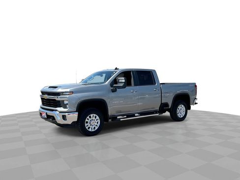 Used 2025 Chevrolet Silverado 3500 LT image 4