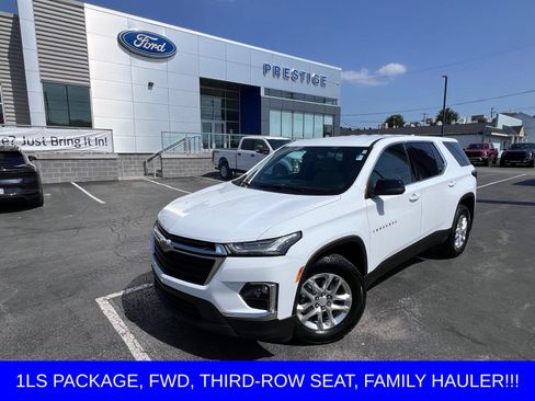Used 2023 Chevrolet Traverse LS FWD image 1