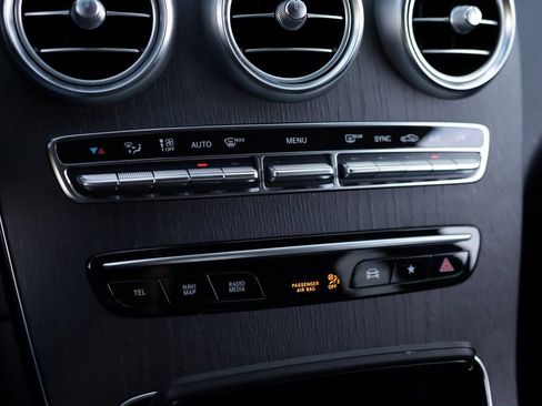 Used 2021 Mercedes-Benz GLC 300 4MATIC image 16