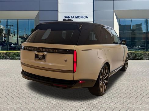 New 2026 Land Rover Range Rover SV image 5