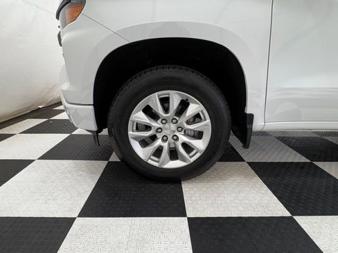 Used 2024 Chevrolet Silverado 1500 Custom image 9