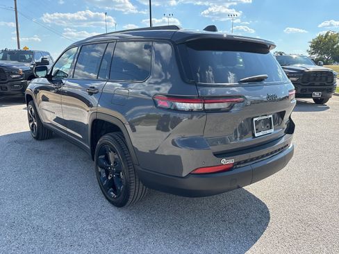 New 2025 Jeep Grand Cherokee L Limited w/ Black Appearance Package image 3