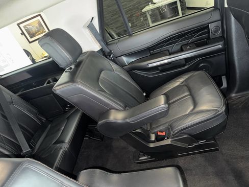 Used 2021 Ford Expedition Platinum image 30