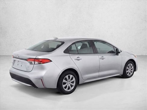 Used 2022 Toyota Corolla LE image 7