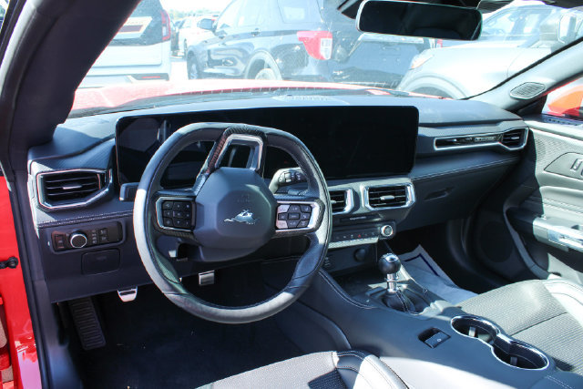 Used 2025 Ford Mustang GT Premium RWD image 15