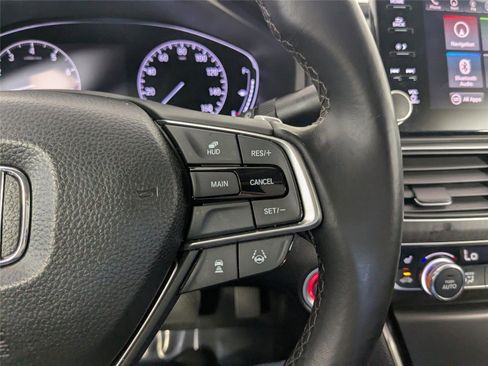 Used 2018 Honda Accord Touring image 16