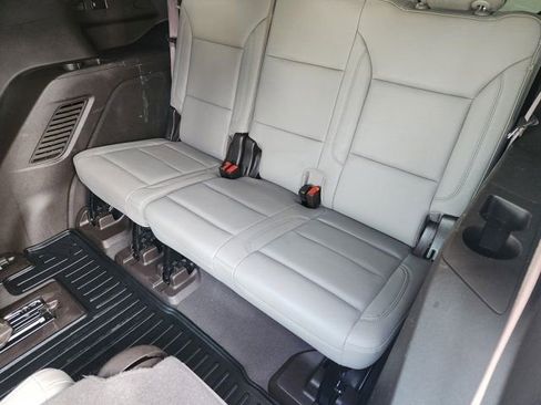 Used 2022 Chevrolet Tahoe Z71 w/ Luxury Package image 31