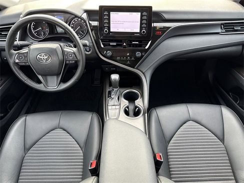 Used 2023 Toyota Camry SE image 13