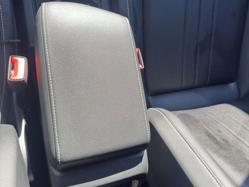 Used 2024 Volkswagen Tiguan SE image 39