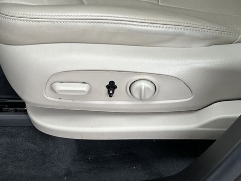 Used 2021 Buick Enclave Essence w/ Sound and Sites Package image 17