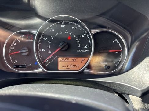 Used 2018 Toyota Yaris L image 23