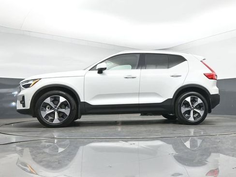 Used 2023 Volvo XC40 B5 Plus w/ Driver Assist Package AWD/4WD image 41