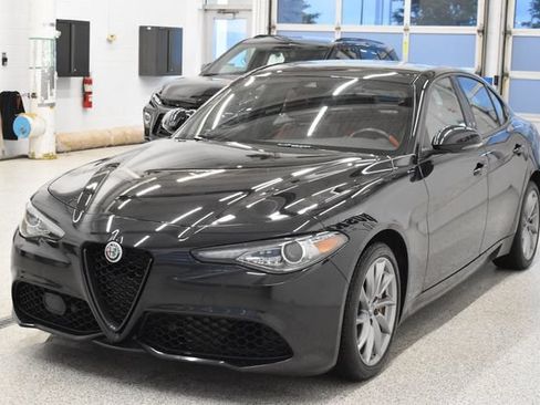 Used 2023 Alfa Romeo Giulia Sprint AWD/4WD image 9
