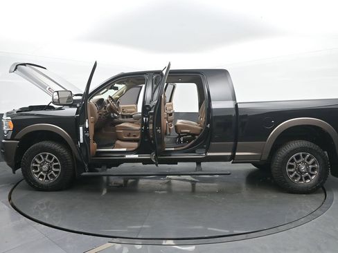 Used 2022 RAM 3500 Limited AWD/4WD image 65