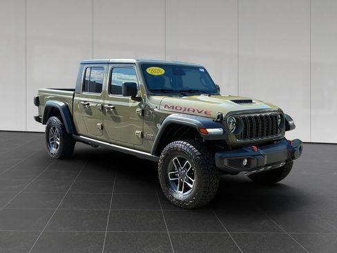Used 2026 Jeep Gladiator Mojave AWD/4WD image 7