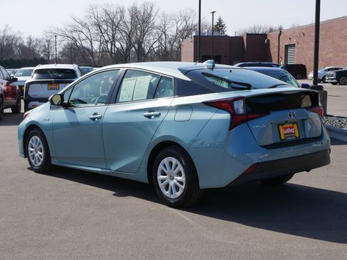 Used 2022 Toyota Prius LE image 5